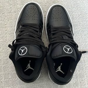 black nike air Jordan 1 - low SE all-star
size 9 US mens